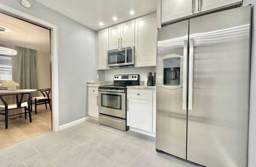 South Hills House | The Rogers at Mount Lebanon by Luxe PGH
