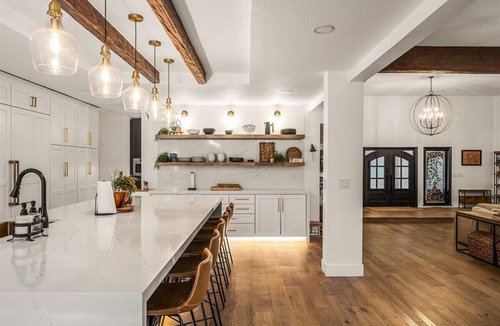 Cedar Ridge House | The Rollins Cove Retreat - Luxury Lakefront for unforgettable getaways.
