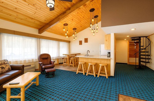 Spring Green Cabin | The Round Barn Lodge