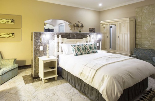 Ohrigstad Bed & Breakfast | The Royal Palm Bed & Breakfast