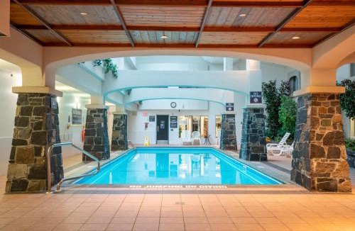 Banff Hotel | The Rundlestone Lodge