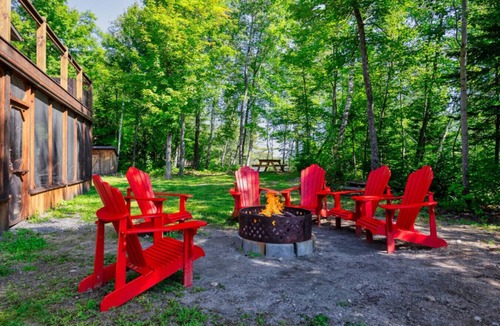 Notre-Dame-de-Pontmain Cabin | The Rustik refugewith spa