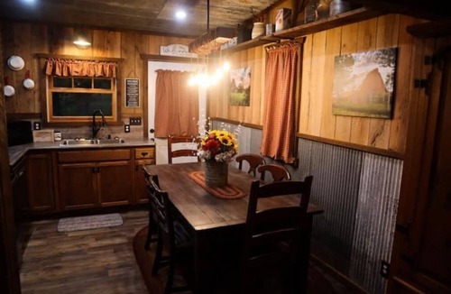 Edwards Cabin | " The Rusted Barn "