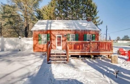 Blakeslee House | The Rustic Cabin The Rustic Cabin