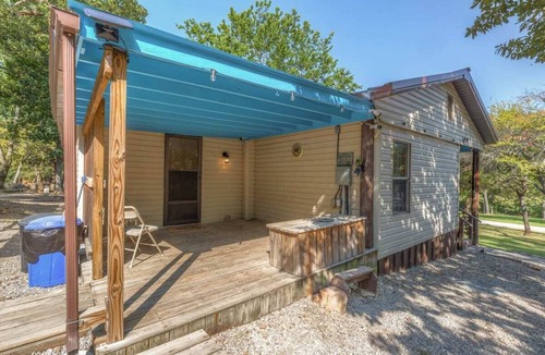 Hulbert House | The Rustic Minnow: Walk to Lake, Enjoy Outdoor Amenities and Stunning Landscape