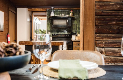 Rockbridge Cabin | The Rustic Well Handcrafted Cabin Hot Tub Fire Pit Dog Friendly