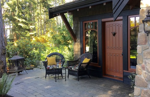 Regional District of Nanaimo House | The Rustic West Meets Oceanfront Estate