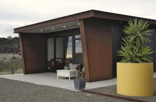 Dudley West Villa | The Rusty Kangaroo Hideaway - Ocean-View - Full Booking Service, Ferry, Experiences, Tour Option