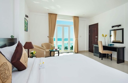 Old Quarter Resort | The Sailing Bay Beach Resort