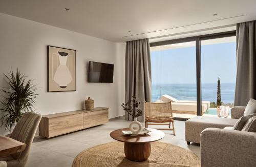 Skinaria Apartment | The Sall Complex B - Sea View Suites, by ZanteWize