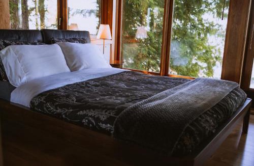 Salt Spring Island House | The Sanctuary Retreat Salt Spring Island