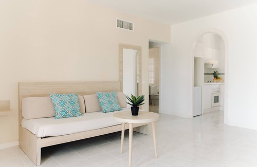 Minorca Hotel | The Sands