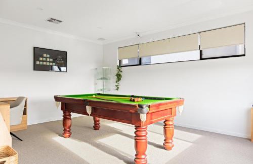 Scarborough House | The Scarborough Mirage - Modern elegant home - Heated Pool - Games room - 4BR