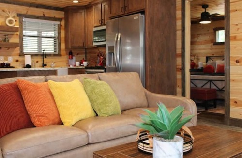 Pickens Cabin | The Scarlet Pines