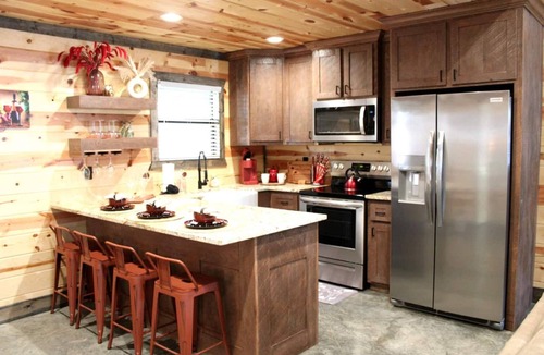 Pickens Cabin | The Scarlet Pines