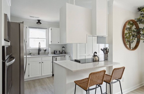 Isle of Palms House | The Sea Shadow - Walk to Beach!