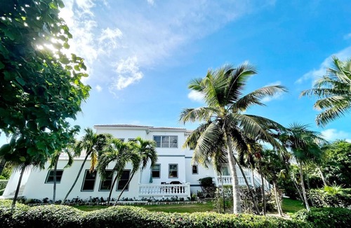 The Bight Cottage | The Seagate-Coconut Cabana.Walking distance to The Best snorkeling on Grace Bay