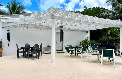 The Bight Cottage | The Seagate-Coconut Cabana.Walking distance to The Best snorkeling on Grace Bay