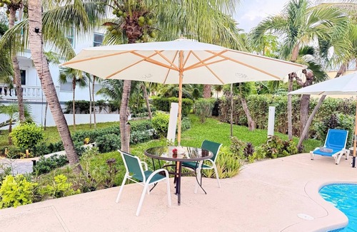 The Bight Cottage | The Seagate-Coconut Cabana.Walking distance to The Best snorkeling on Grace Bay