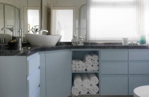 Simon's Town House | The Seaside View