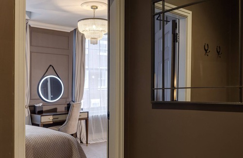 Chester Hotel | The Seven