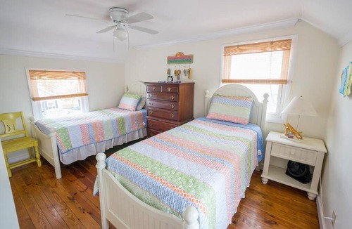 Clinton House | The Sharlene Cottage