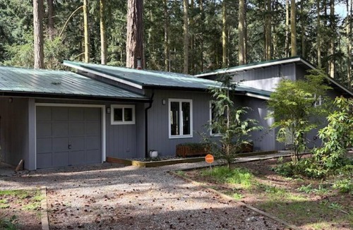 Coupeville House | The Shearwater House - A private 2BR/2BA nestled in the majestic trees