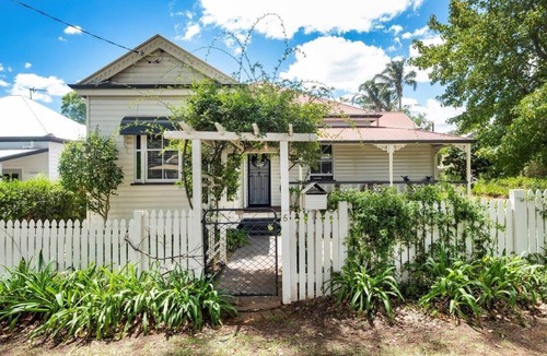 North Toowoomba House | "The Shed" in Historic Precinct walking distance to the City Center