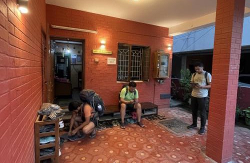 Koyambedu Hostel | The Sheltor