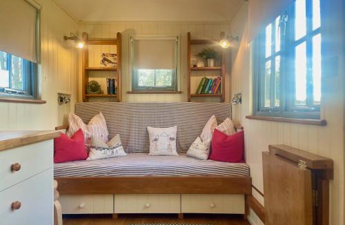 East Ashling House | The Shepherds Hut @ Graingers