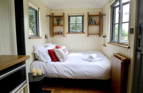 East Ashling House | The Shepherds Hut @ Graingers
