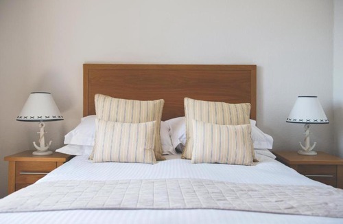 Mousehole Hotel | The Ship Inn