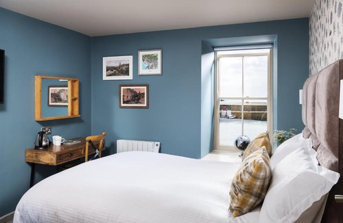 Mousehole Hotel | The Ship Inn