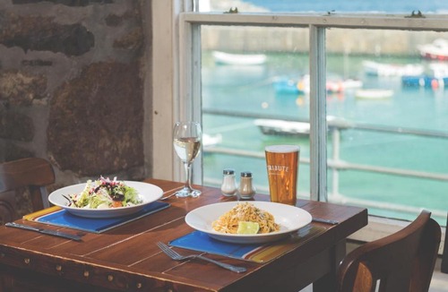 Mousehole Hotel | The Ship Inn