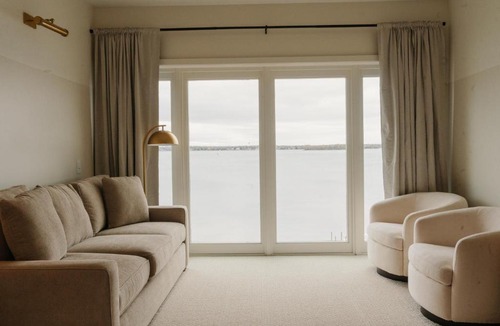 Spring Park Hotel | The Shoreline Hotel