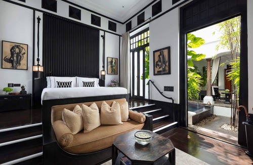 Wachira Phayaban Hotel | The Siam