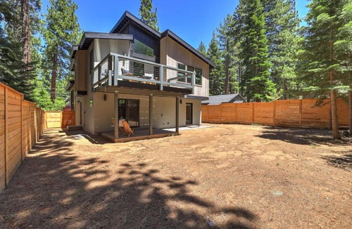 Tahoe Island House | The Sierra Outpost Great SLT Location