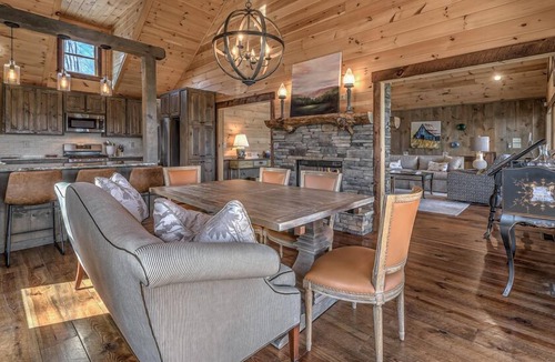 Blue Ridge Cabin | The Silver Fox - Modern Chic Decor | Hot Tub | Aska Adventure Area