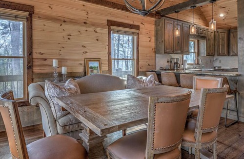 Blue Ridge Cabin | The Silver Fox - Modern Chic Decor | Hot Tub | Aska Adventure Area