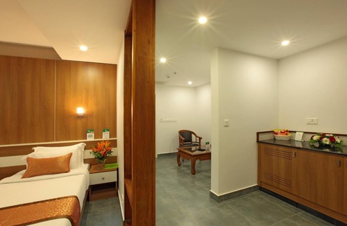 Kothamangalam Hotel | The Silvertips