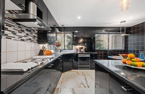 The Bird Streets House | The Sinatra House- Fully Furnished!
