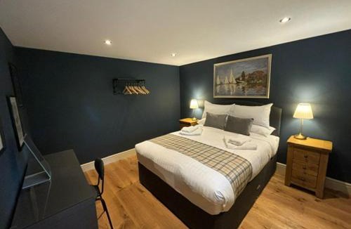 Castle Bytham Bed & Breakfast | The Six Bells