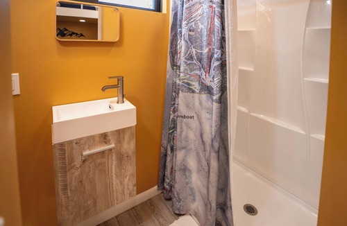 Lyons Resort | The Ski Haus - Themed Tiny Home with Vintage Ski Lodge Flair Near Estes Park