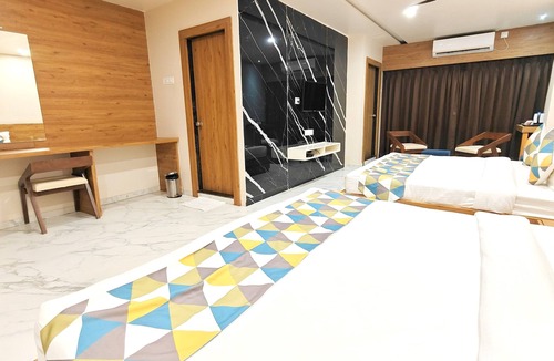 Rajpipla Hotel | The Sky Imperial Unity Inn