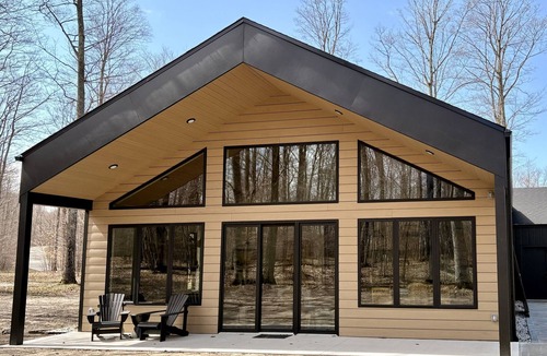 Empire House | The Sleeping Bear Hemma