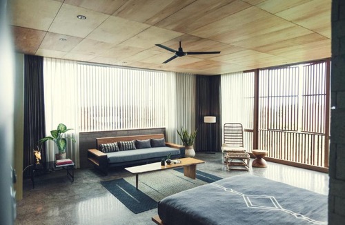 Batu Bolong Hotel | The Slow