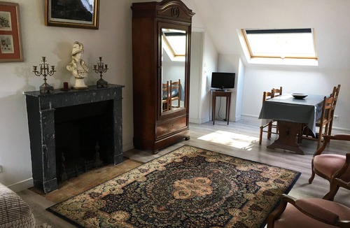 Sille-le-Philippe Apartment | The small farm apartment at Château de Chanteloup