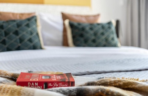 Jumeirah Beach Residence Apartment | The Smart Concierge - Bay Central