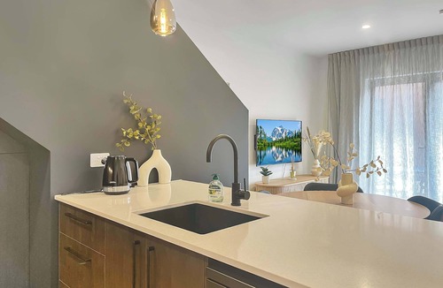 Frankton Condo | The Smart Ski Base - No Traffic! - Brand New Build