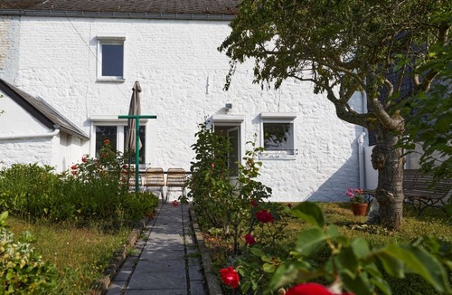 Onhaye Cottage | The "Smoking Fox". Between the Meuse and Molignée rivers, relaxation and leisure!